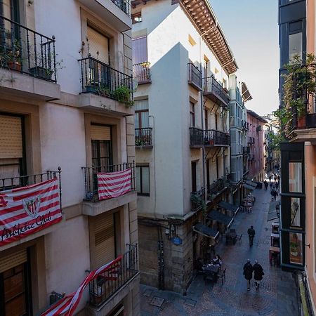 فندق Casual Mardones بلباو المظهر الخارجي الصورة A street in the old town