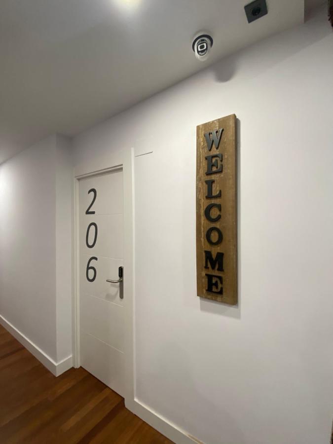 فندق Casual Mardones بلباو المظهر الخارجي الصورة A door sign