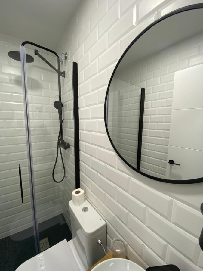 فندق Casual Mardones بلباو المظهر الخارجي الصورة Bathroom tiles