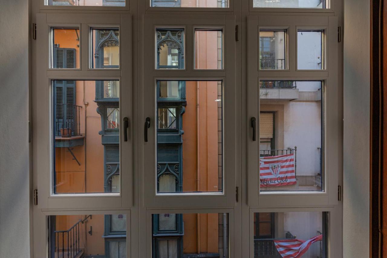 فندق Casual Mardones بلباو المظهر الخارجي الصورة A window in Berlin